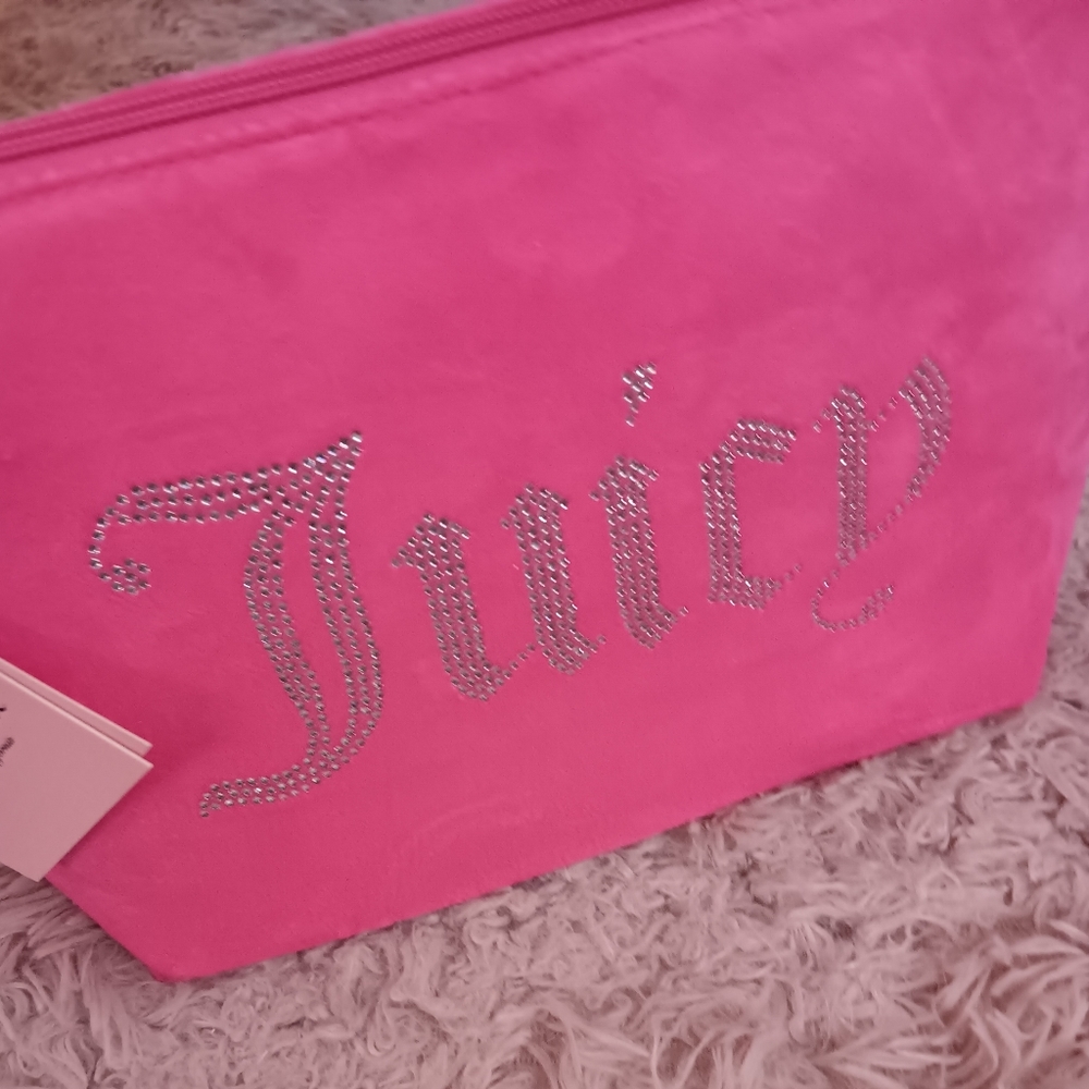 Cosmetic bag